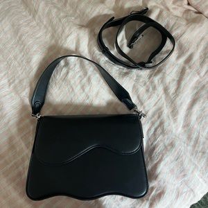 HVISK black shoulder or crossbody bag
